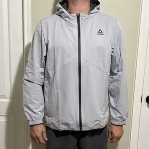Reebok Men's Light Gray Windbreaker nylon jacket size XL NWT outdoor